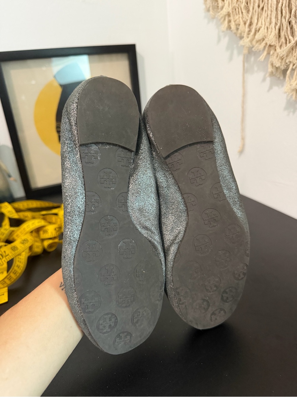 Tory Burch Brown Leather Reva Ballet Flats Gold Logo Women’s Size 7 Casual - Picture 2 of 3